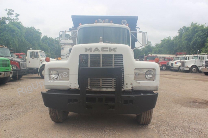 1989 Mack RD685S Dump Truck